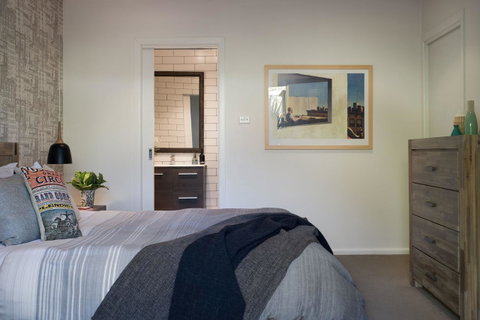 East Street Daylesford - VIC Tourism 24