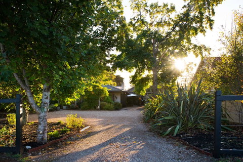 East Street Daylesford - VIC Tourism 7