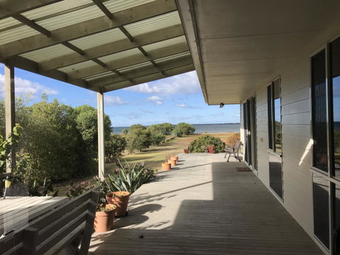 Eagle Bay Views - VIC Tourism 0