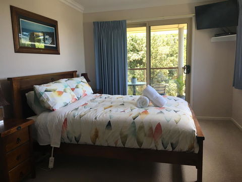 Ocean View Beach House - VIC Tourism 9