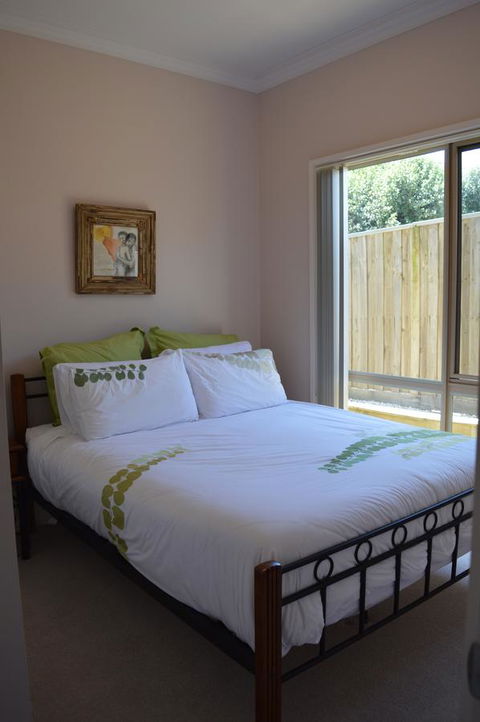Ocean View Beach House - VIC Tourism 13