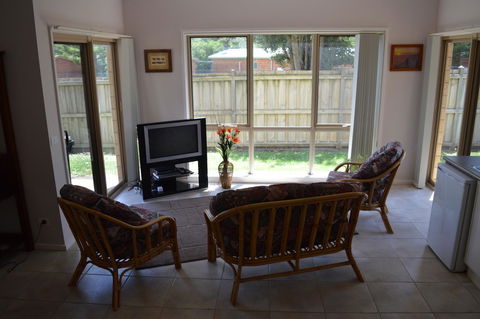 Ocean View Beach House - VIC Tourism 15