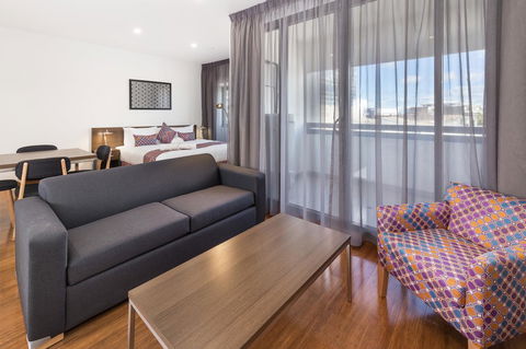 City Edge Dandenong Apartment Hotel - VIC Tourism 0
