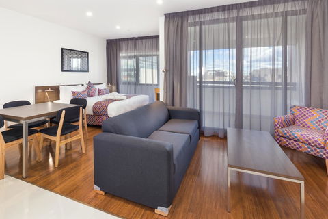 City Edge Dandenong Apartment Hotel - VIC Tourism 13