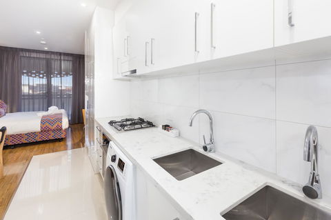 City Edge Dandenong Apartment Hotel - VIC Tourism 9