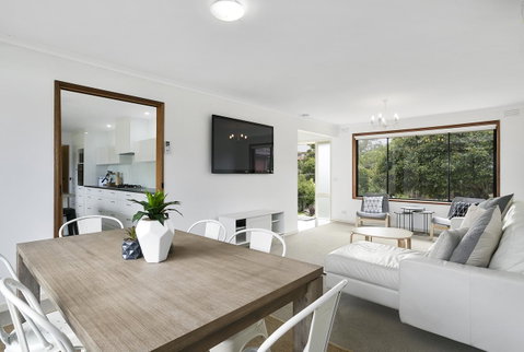 Fairhills - NEW LISTING, Beautifully Styled - VIC Tourism 1