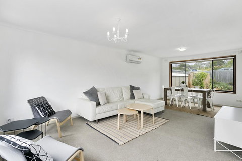 Fairhills - NEW LISTING, Beautifully Styled - VIC Tourism 3