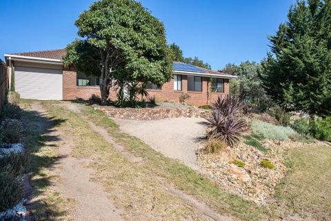 Fairhills - NEW LISTING, Beautifully Styled - VIC Tourism 9