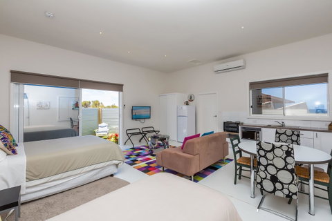 Cottages For Couples - VIC Tourism 7