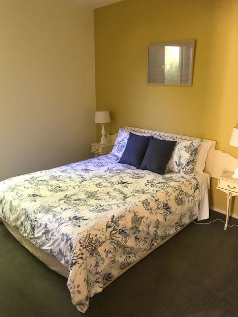 Lakeside Conti Villas - VIC Tourism 10