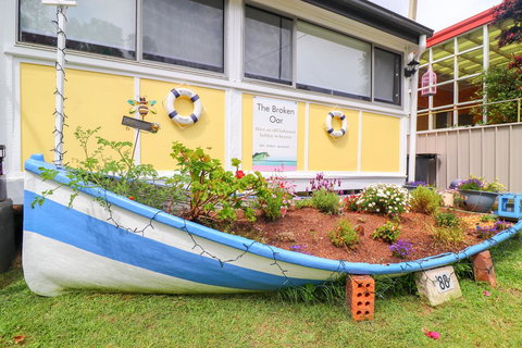 The Broken Oar - VIC Tourism 1