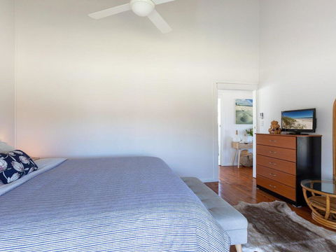 The Chalet At Callala Beach - Beach House Character - VIC Tourism 2