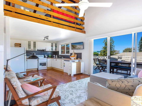 The Chalet At Callala Beach - Beach House Character - VIC Tourism 0