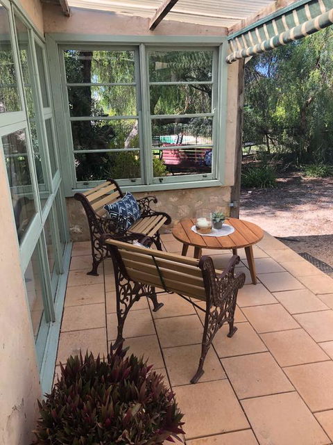 The Coach House - VIC Tourism 3