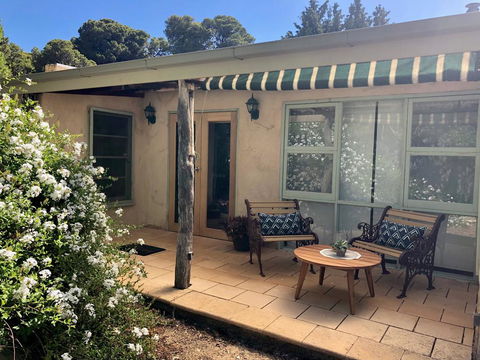 The Coach House - VIC Tourism 0