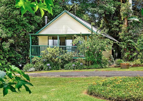 The Cottages On Mount Tamborine - VIC Tourism 1