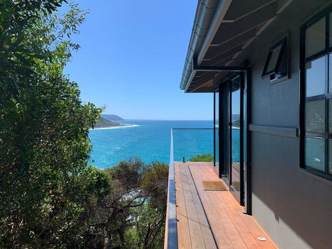 THE DECK HOUSE - A WYE RIVER ICON - VIC Tourism 3