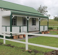 The Dollhouse Cottage - VIC Tourism