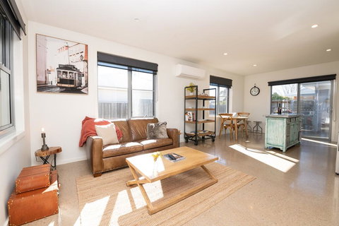 The Endsleigh -1 Bedroom Villa, Free Wifi, Near CBD - VIC Tourism 2