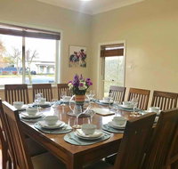 The Entertainer - Downtown Orange Sleeps 11 - VIC Tourism