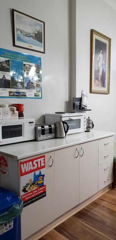 The Eastern Hotel - VIC Tourism 0