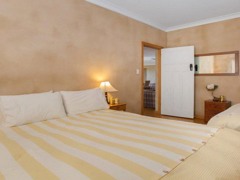 The Farmhouse - Grape Vines And Rolling Green Hills - VIC Tourism 1