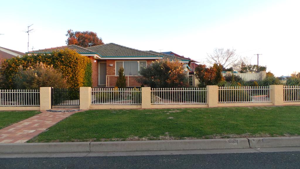 Warral NSW VIC Tourism