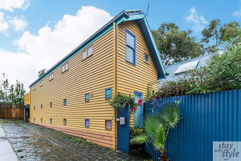 The Gatehouse - Light Filled Cottage In The Leafy Suburb Of Hawthorn - VIC Tourism 3