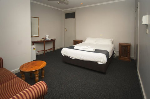 The George Hotel - VIC Tourism 3