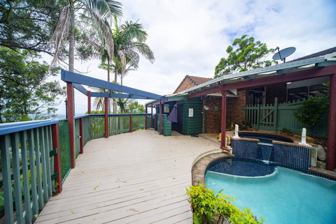 The Hillside House - VIC Tourism 1