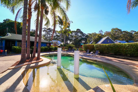 The Lakehouse In Raffetys Resort - VIC Tourism 1