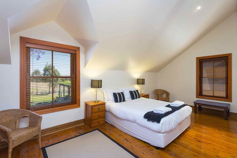 The Mews Studio - VIC Tourism 3