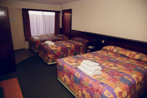 The Miners Rest Motel - VIC Tourism 3