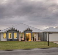 The Oaks - VIC Tourism