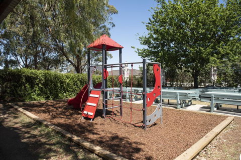The Oaks Hotel - VIC Tourism 2