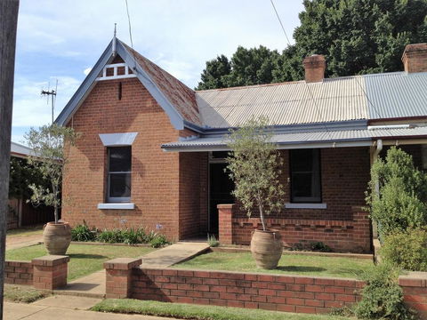 The Olives - VIC Tourism 0