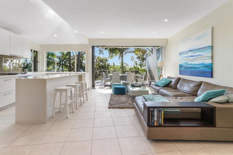 The Peachy Life, Sunshine Beach - VIC Tourism 2