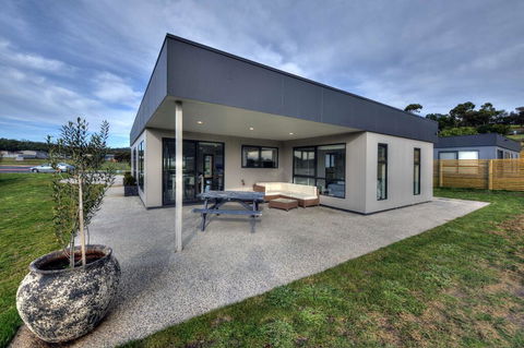The Pines 1 - VIC Tourism 2