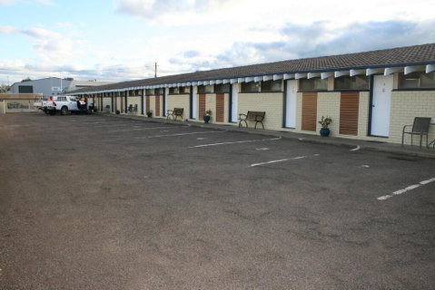 The Plains Motor Inn - VIC Tourism 1