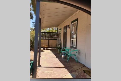 The Pool House - VIC Tourism 2
