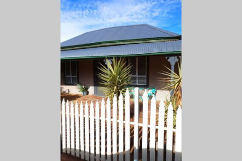The Pool House - VIC Tourism 1