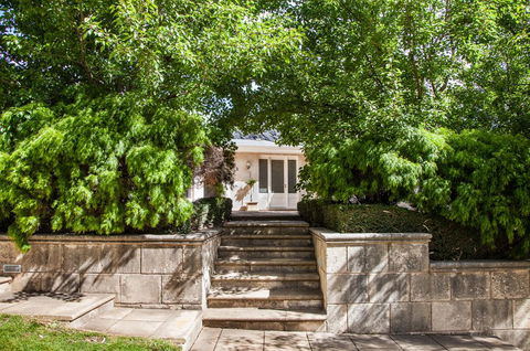 The Retreat At Stirling - VIC Tourism 0