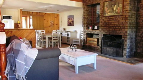 The Retreat On Matthew - VIC Tourism 0