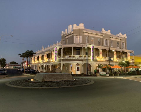 The Rose Hotel & Motel - VIC Tourism 1
