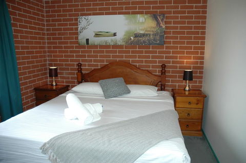 The Roseville Apartments - VIC Tourism 0
