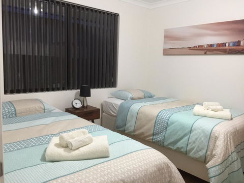 The Royal Dolphin Holiday Home - VIC Tourism 2