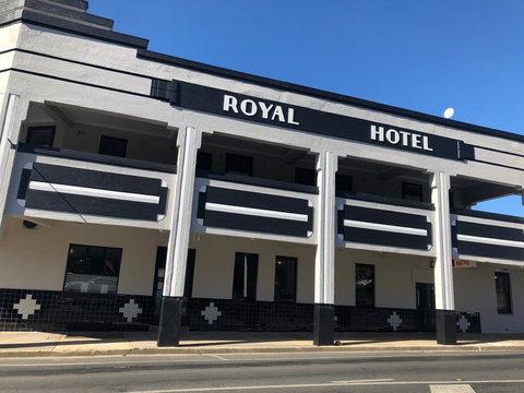 The Royal Hotel, Drouin - VIC Tourism 1