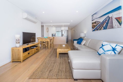The Shoal Unit 405 - Shoal Bay - VIC Tourism 2