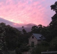 The Stone Cottage with tennis court - VIC Tourism