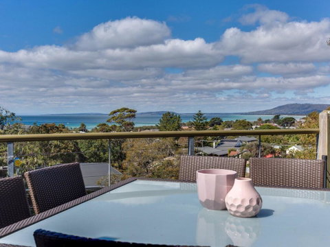 The View - VIC Tourism 0